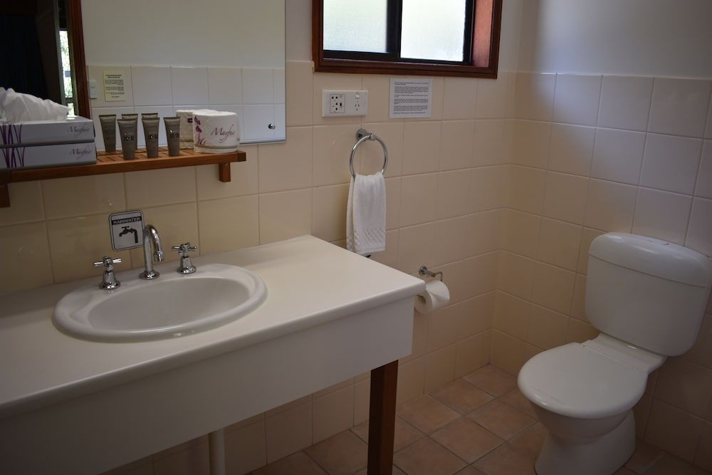 Suite, Courtyard Area