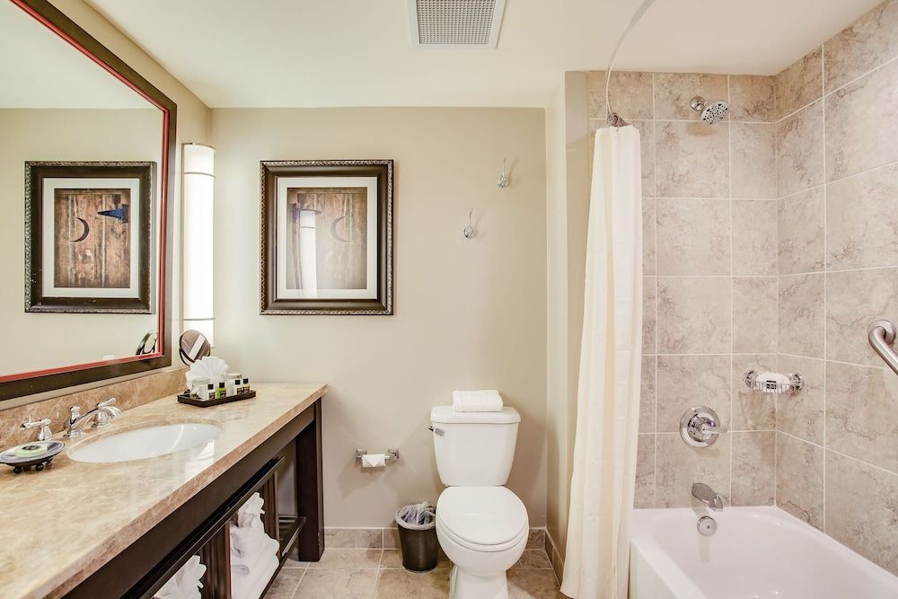 Overton Hotel and Conference Center Standard Room, 2 Queen Beds 11