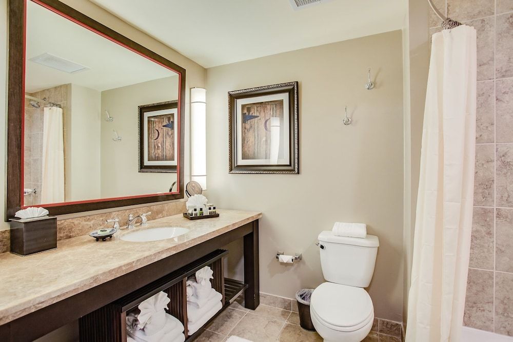 Overton Hotel and Conference Center Standard Room, 2 Queen Beds 12