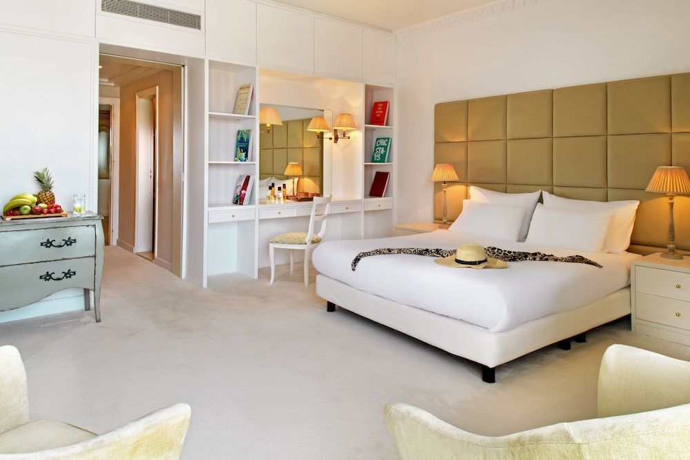 Suite, Sea View