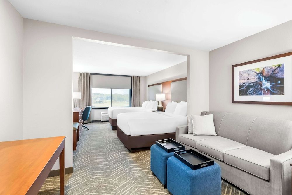 Suite, Multiple Beds, Non Smoking