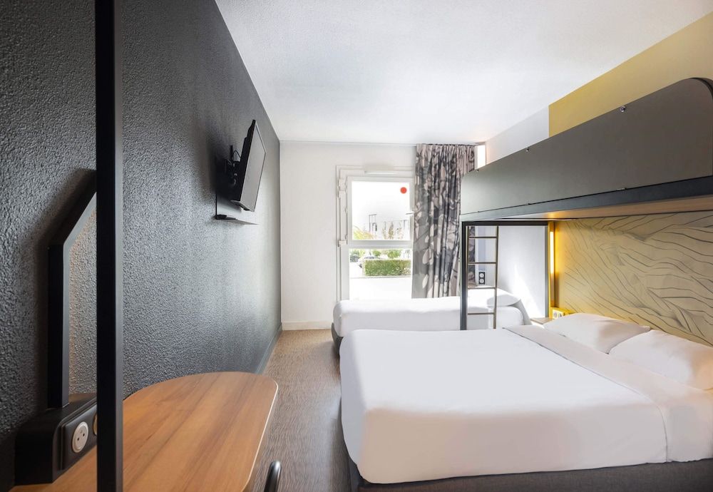 B&B HOTEL Cholet Nord Standard Triple Room