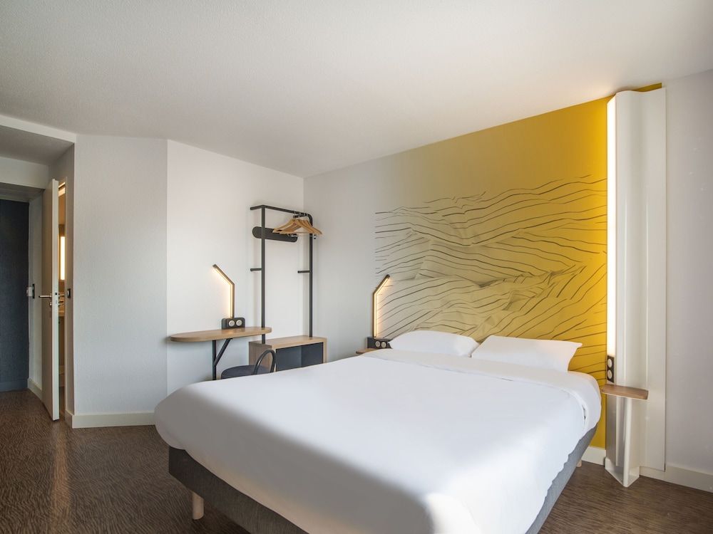 B&B HOTEL Cholet Nord Double Room, Accessible 2