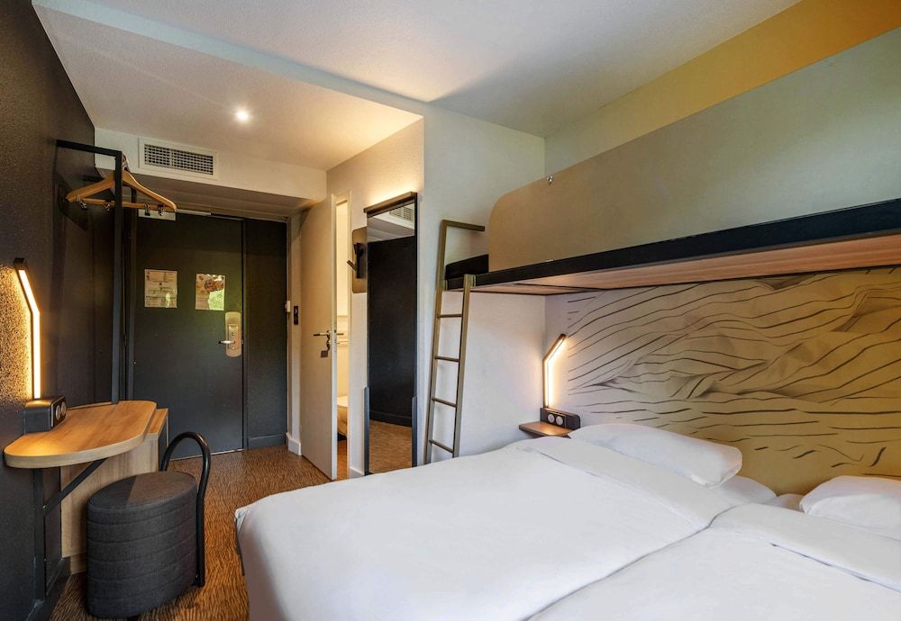 B&B HOTEL Cholet Nord Standard Triple Room 3