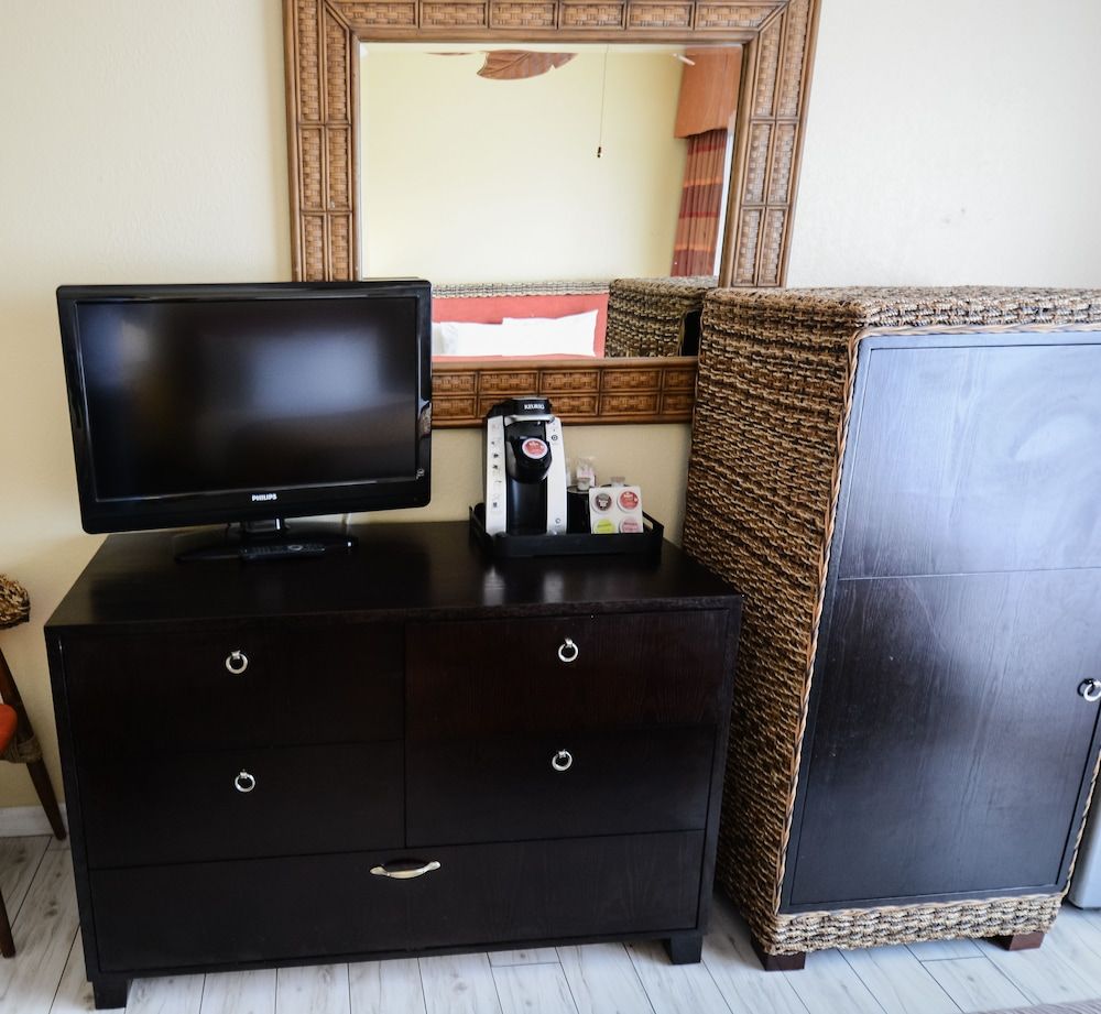 The Royal Inn Beach Hotel Hutchinson Island Deluxe Room, 2 Double Beds, Balcony, Ocean View 4