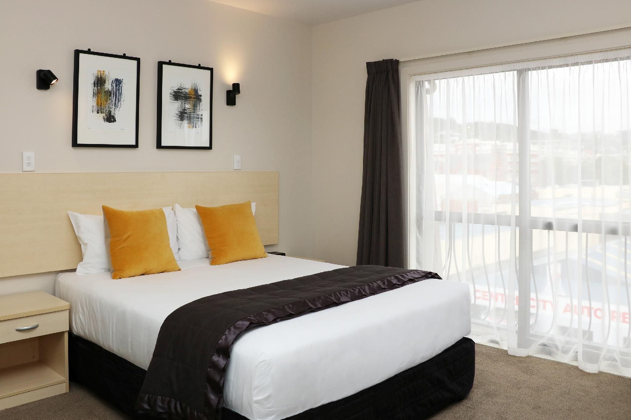 Deluxe 2 Bed Rooms