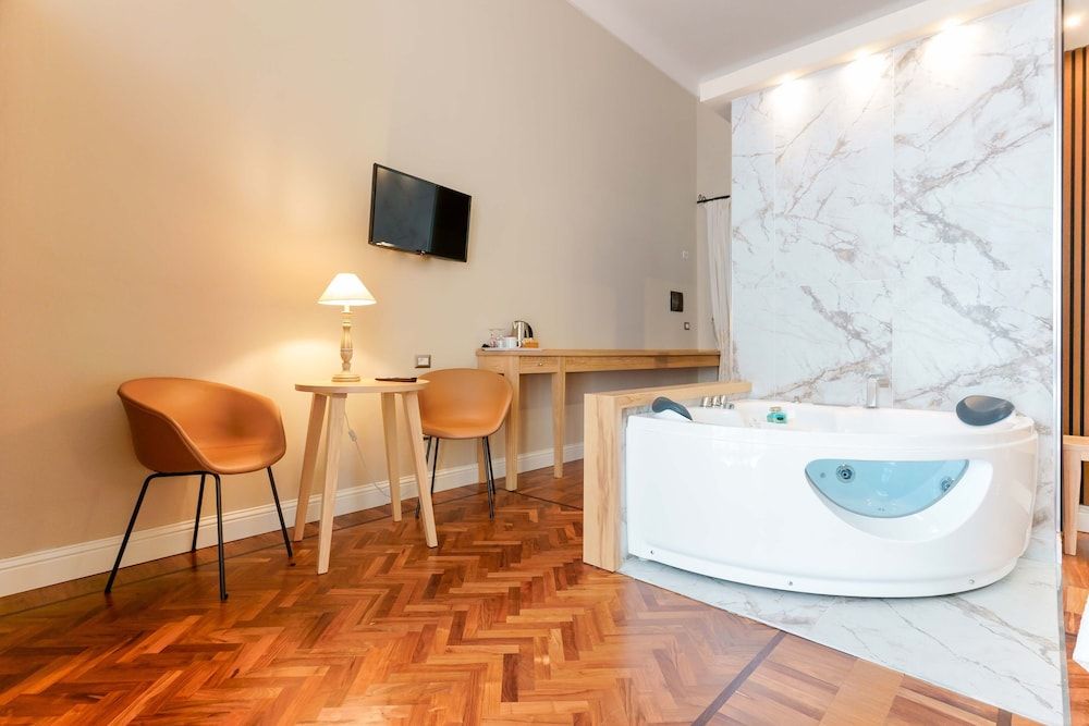 Hotel Palazzo Pischedda Deluxe Room with Private Spa 19