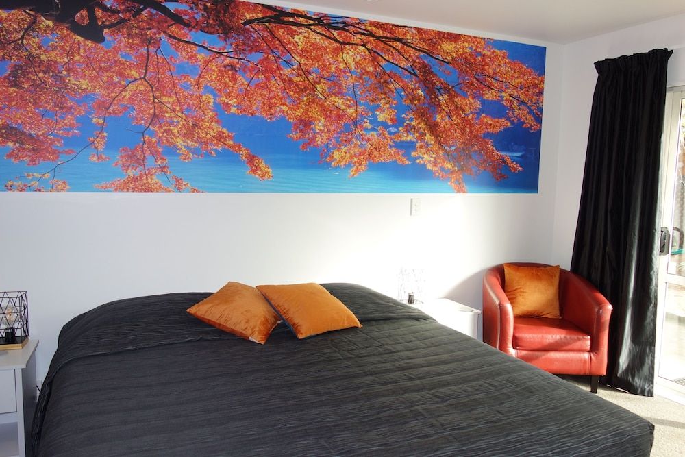 Studio Room