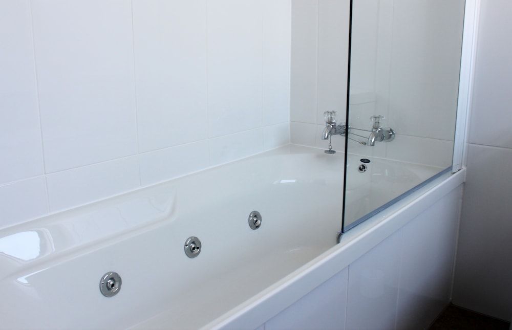 Lakeland Resort Taupo Superior Studio, Jetted Tub 4
