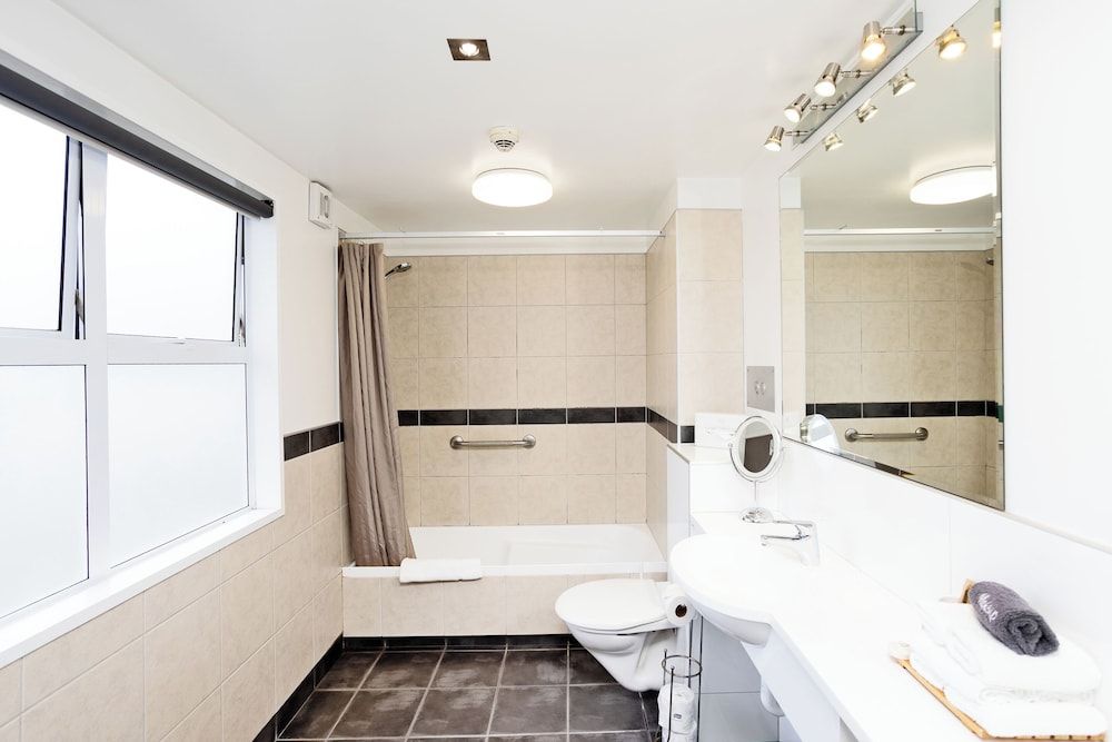 Balmoral Lodge Motel Standard Double or Twin Room 2