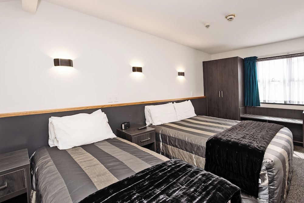 Balmoral Lodge Motel Superior Double or Twin Room 2