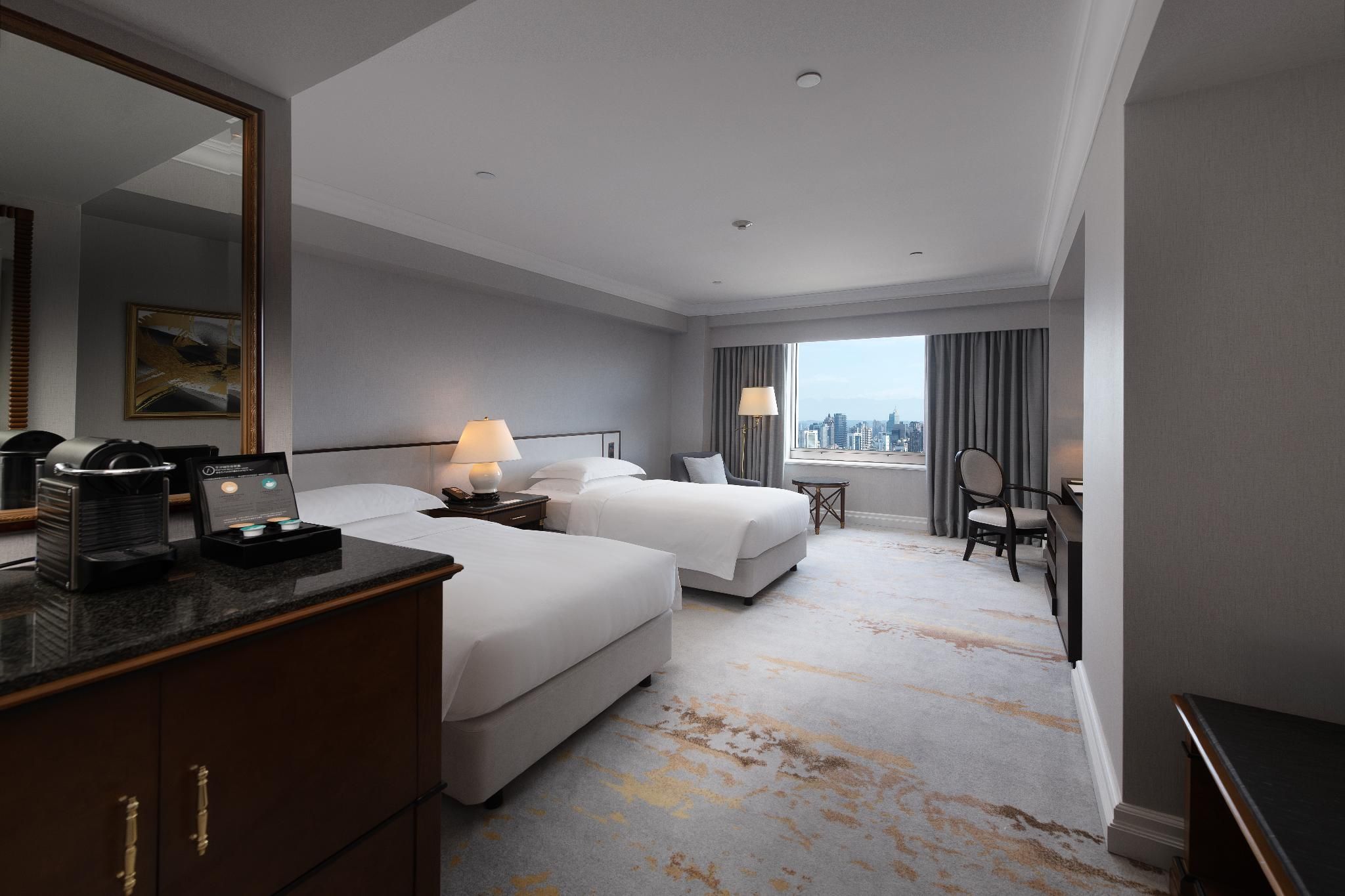Superior City View - Twin Bed