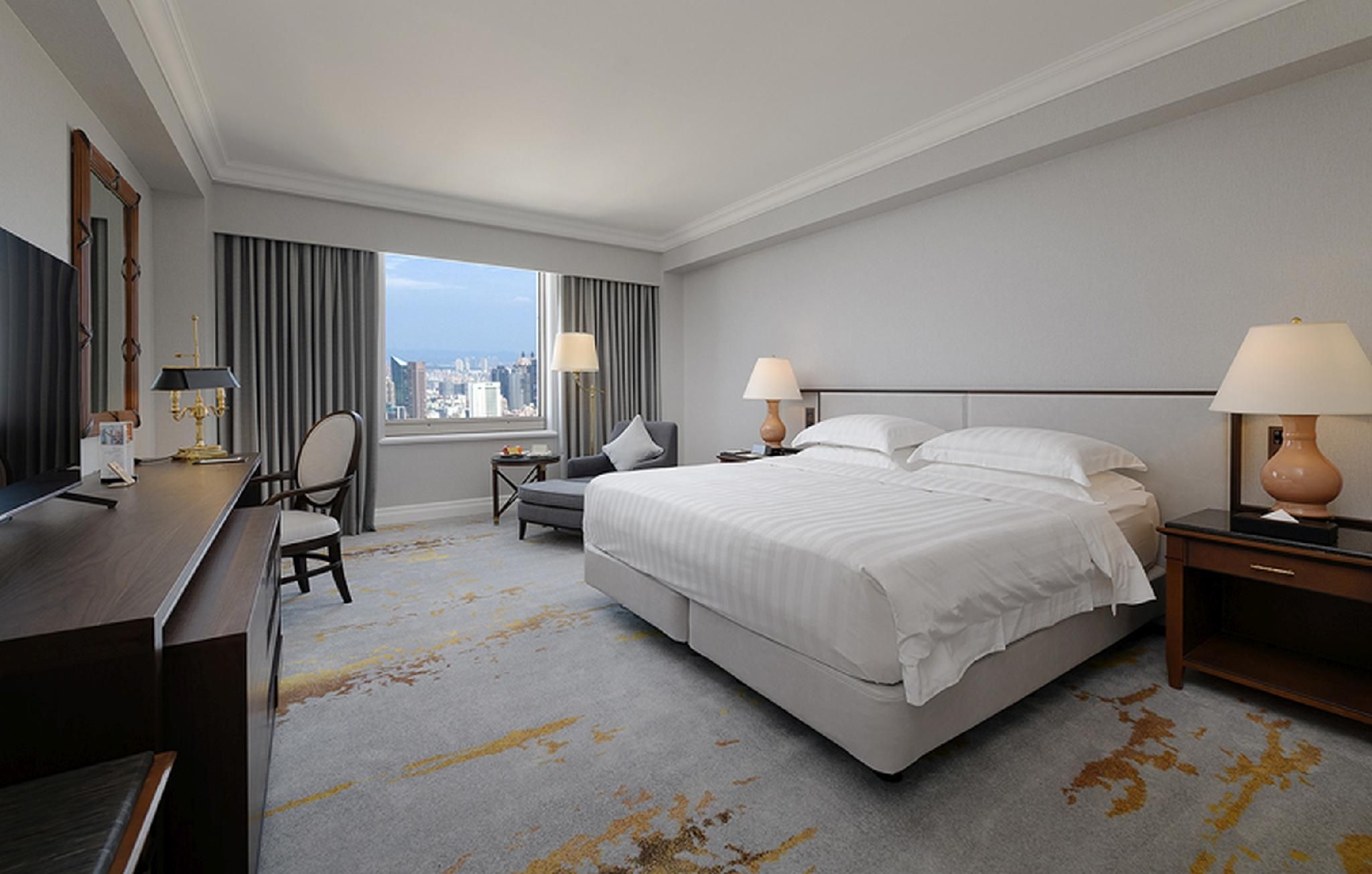 Superior Harbor View Room