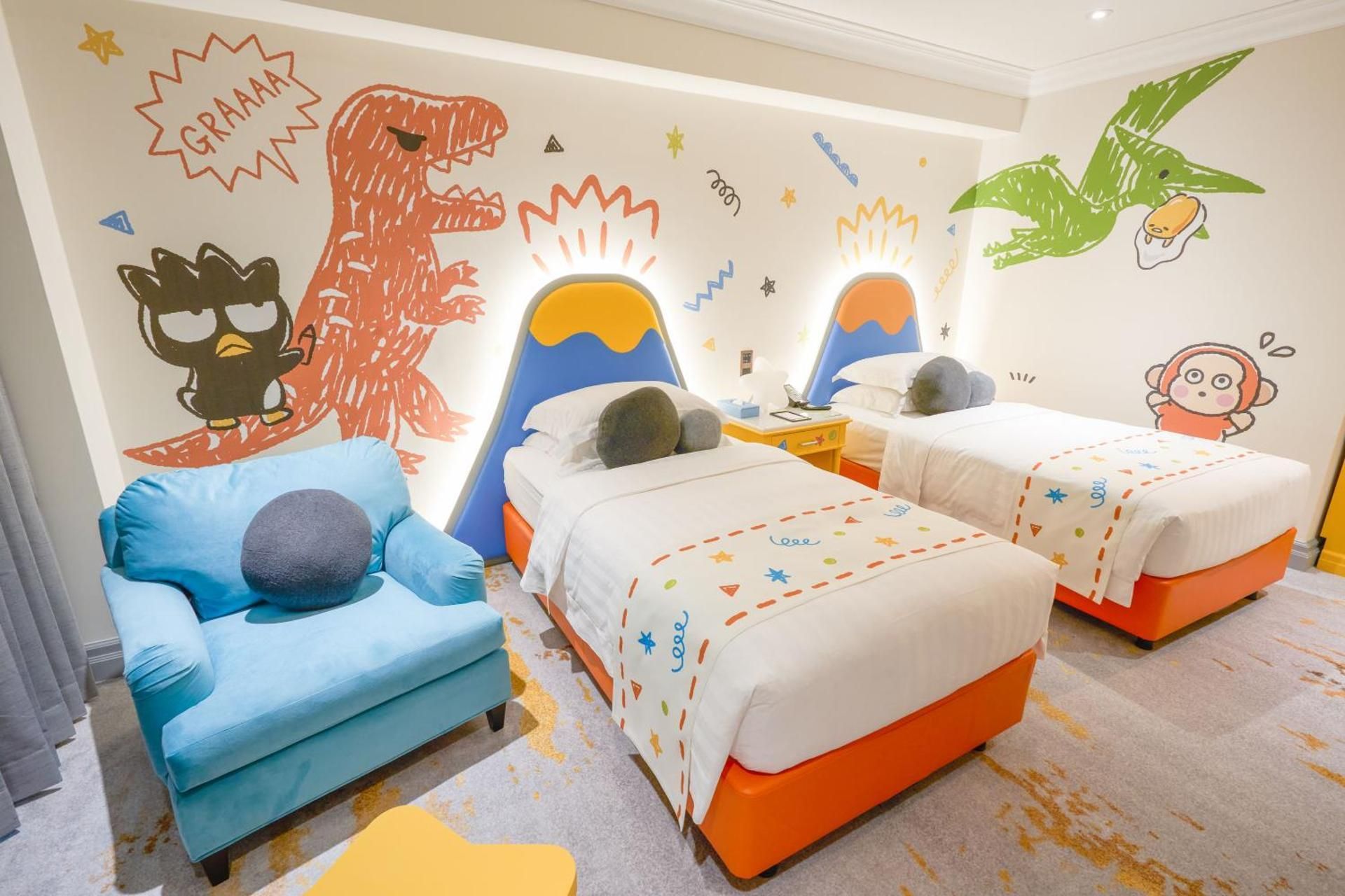 Superior Monkish Friends Themed Twin Room