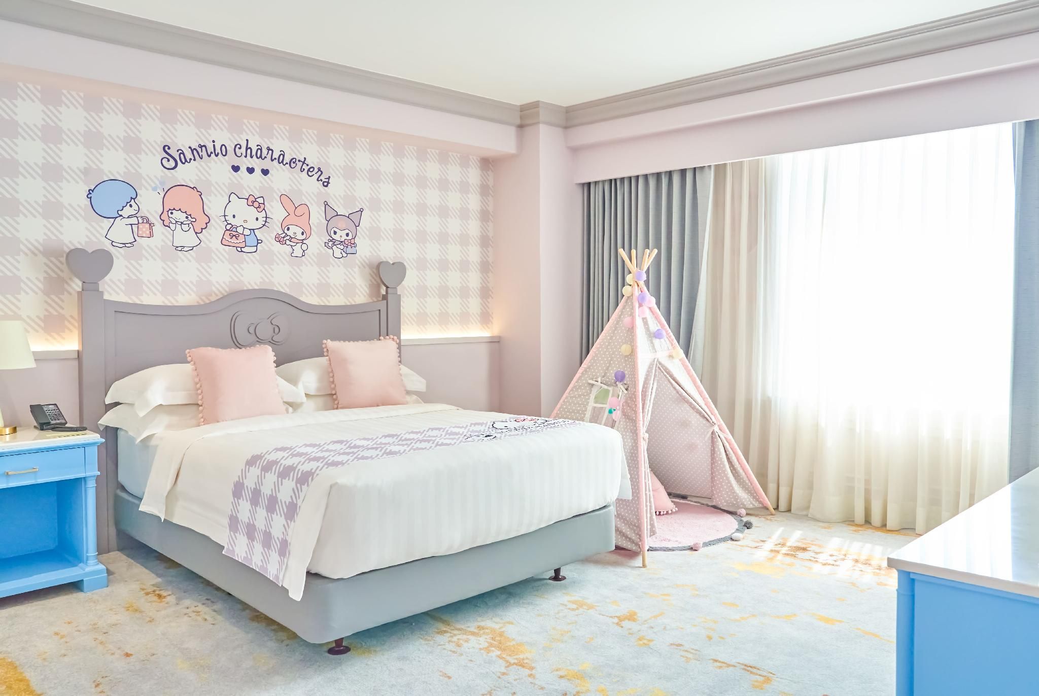 Hello Kitty & Friends Family Suite-Harbor View