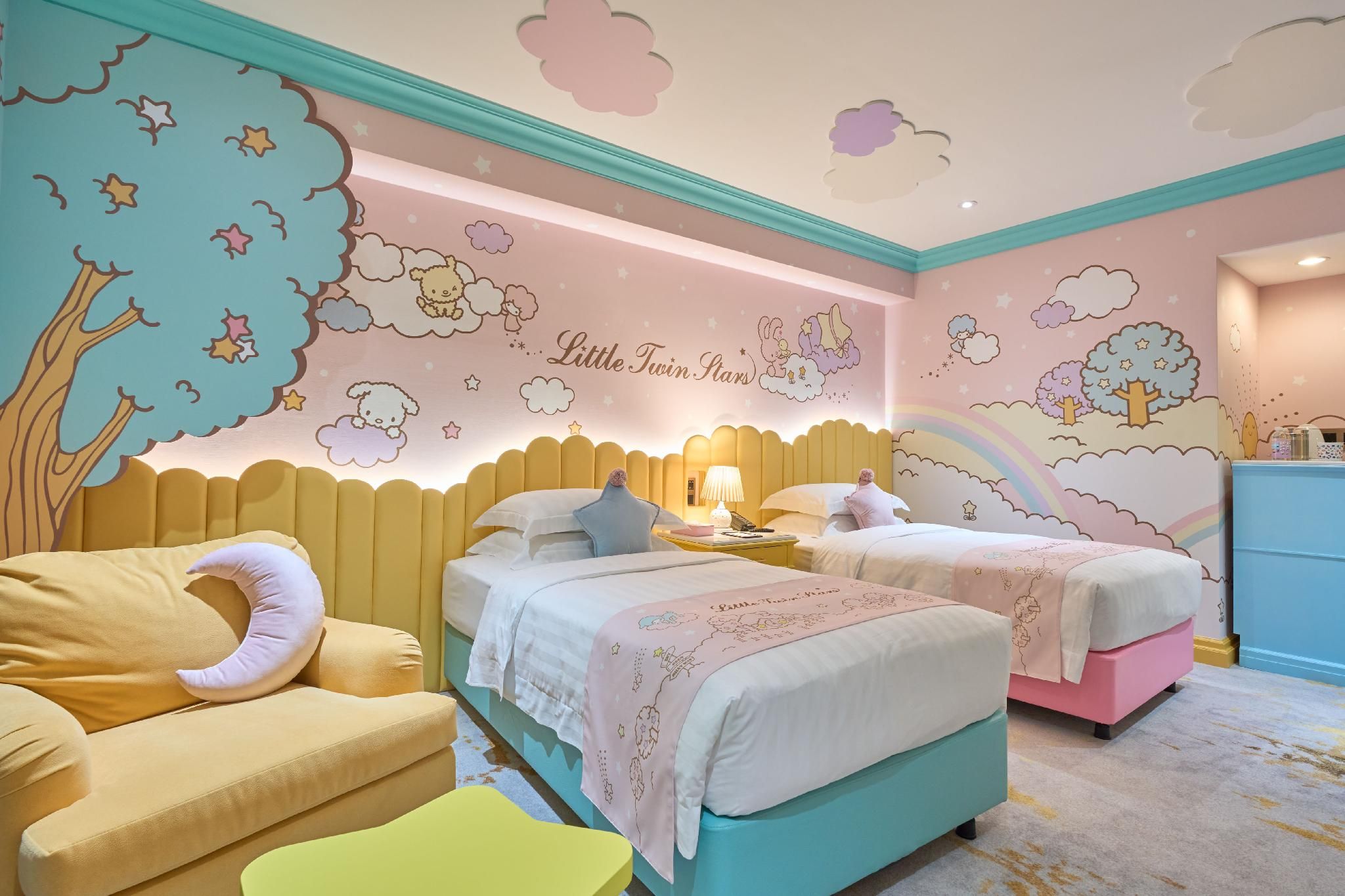 Superior Harbor View KIKI LALA Themed Twin Room