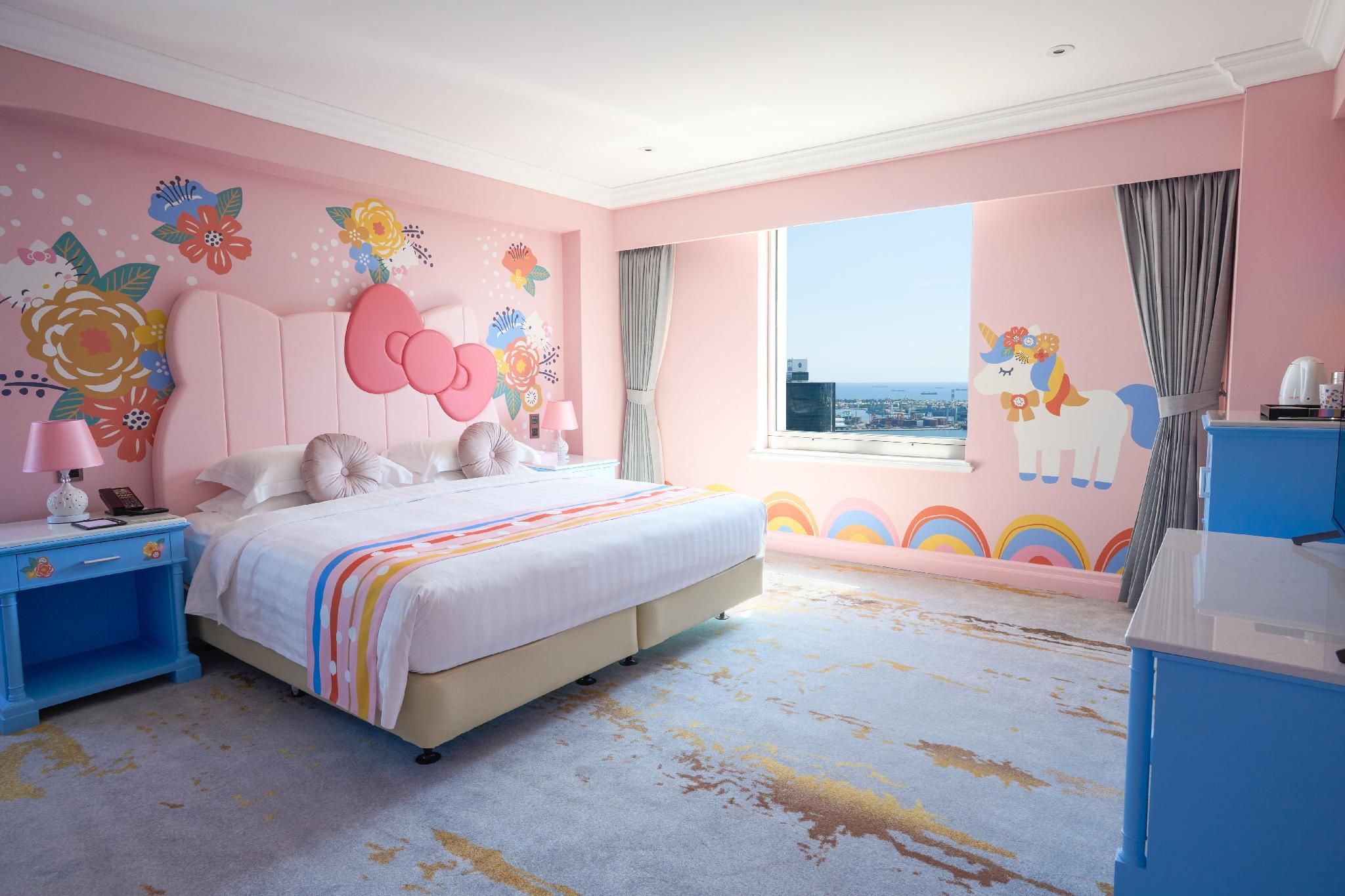 Harbor View Hello Kitty Themed Family Suite