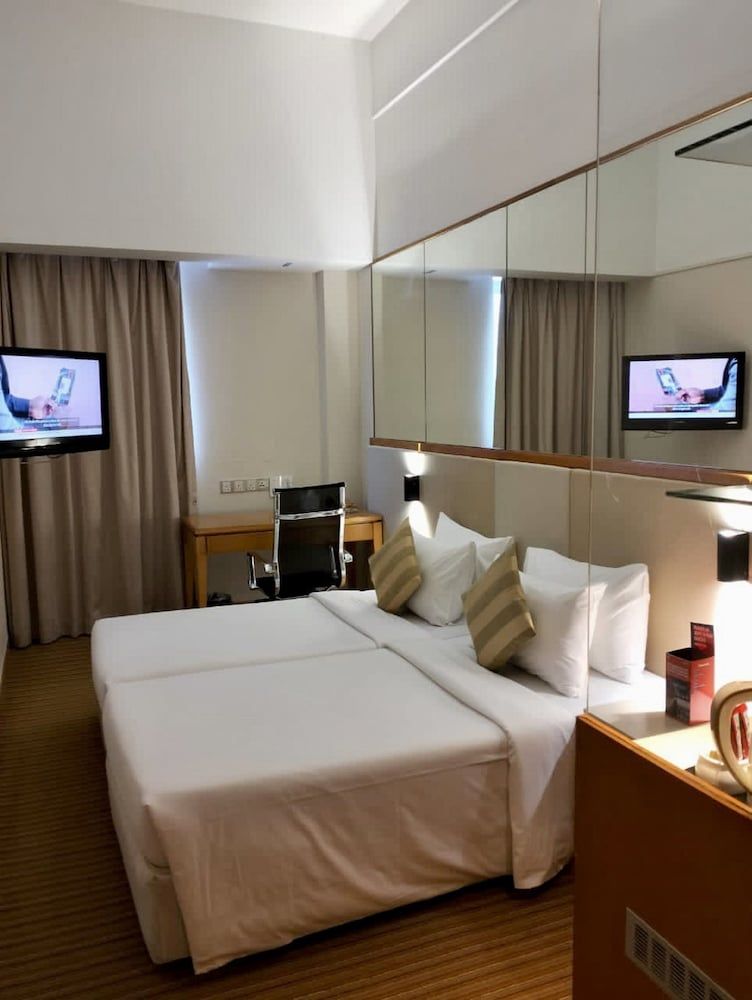 Silka Maytower Kuala Lumpur Standard Twin Room, No Windows 5