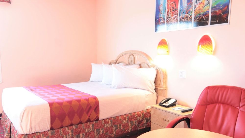 Crystal Star Inn Edmonton Airport Premium Room, 1 Queen Bed, Fireplace 4