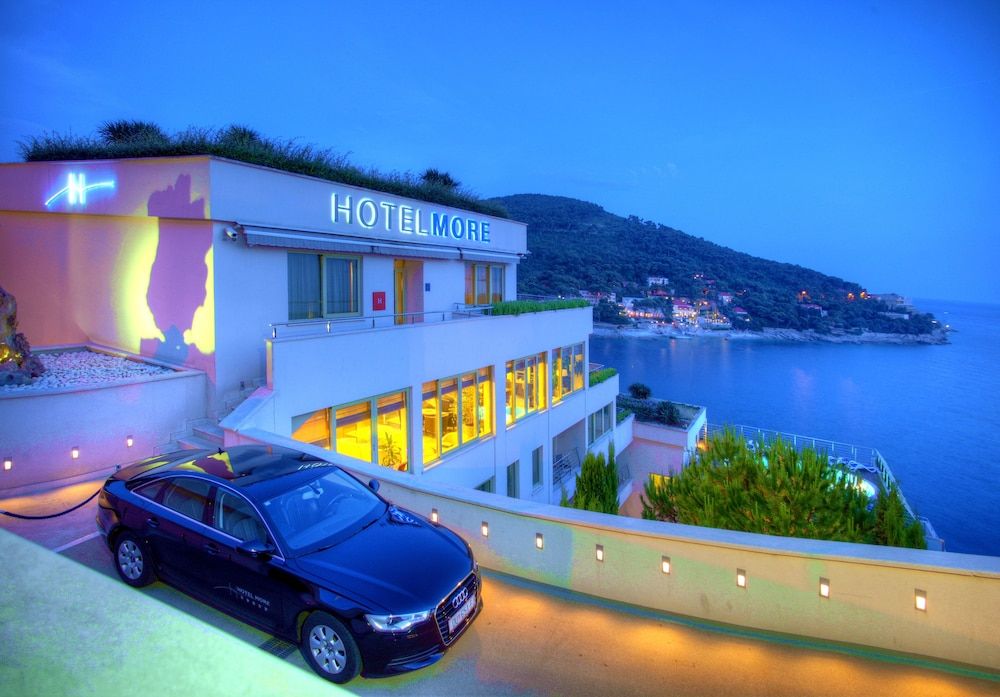undefined Hotel More 9