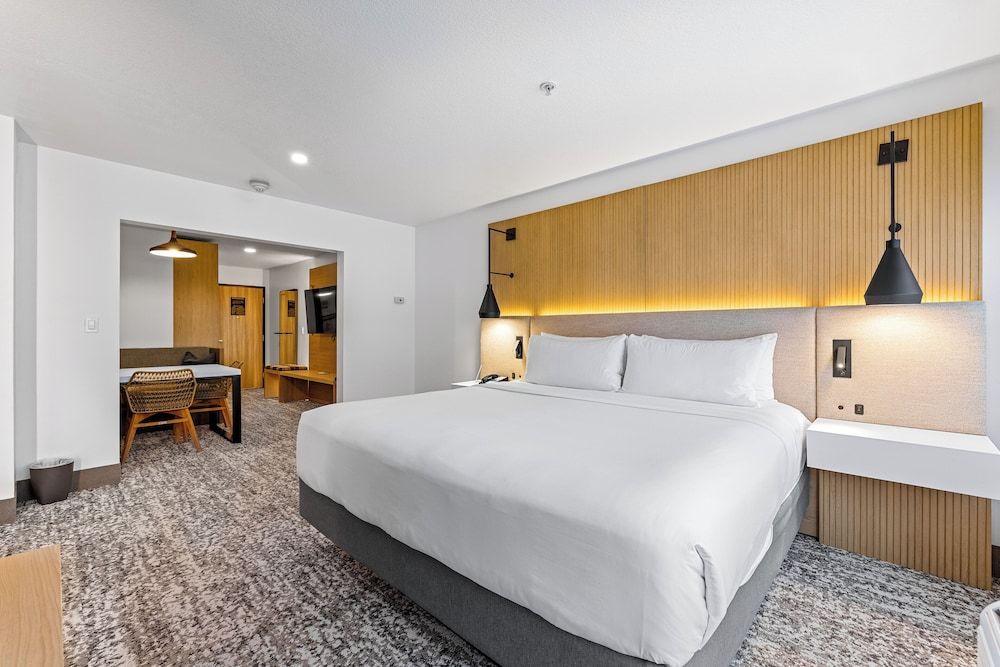 Deluxe Family Suite