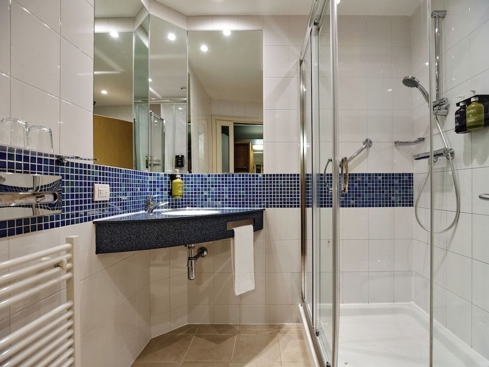 Holiday Inn Express Milan - Malpensa Airport by IHG Standard Room (Free Breakfast) 4