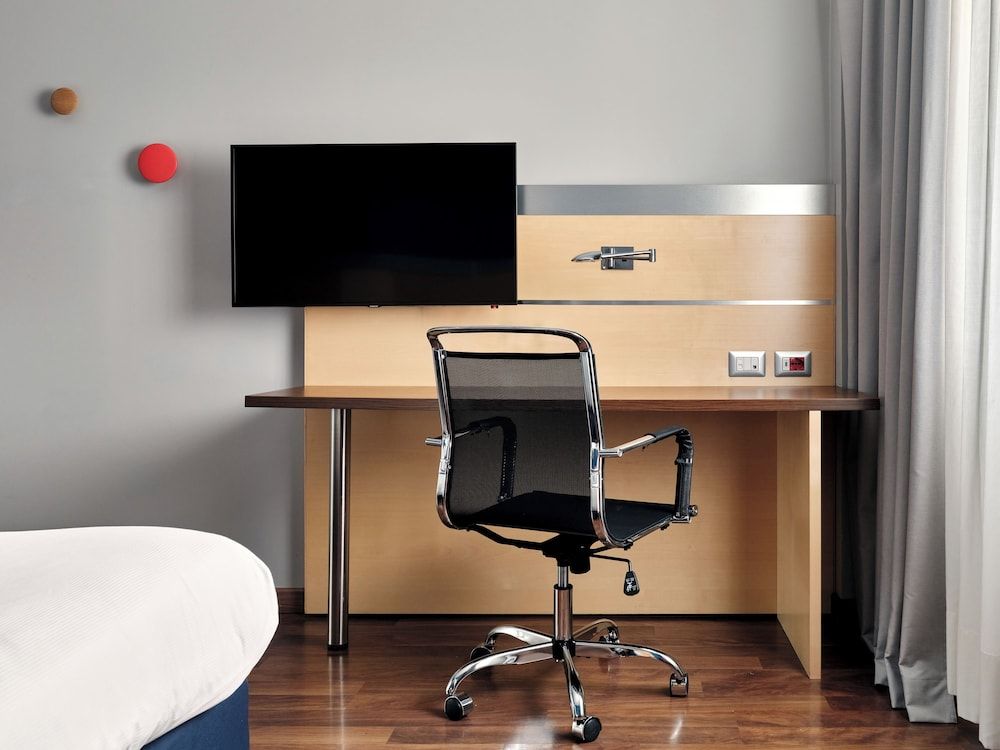 Holiday Inn Express Milan - Malpensa Airport by IHG Standard Room (Free Breakfast) 6