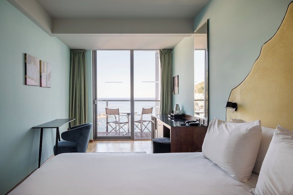 Deluxe Room, Balcony, Sea View (1 pax)