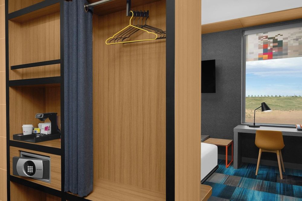 Room, 1 King Bed (Mobility/Hearing Access, Roll-in Shwr)