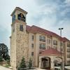 La Quinta Inn & Suites by Wyndham DFW Airport West - Euless