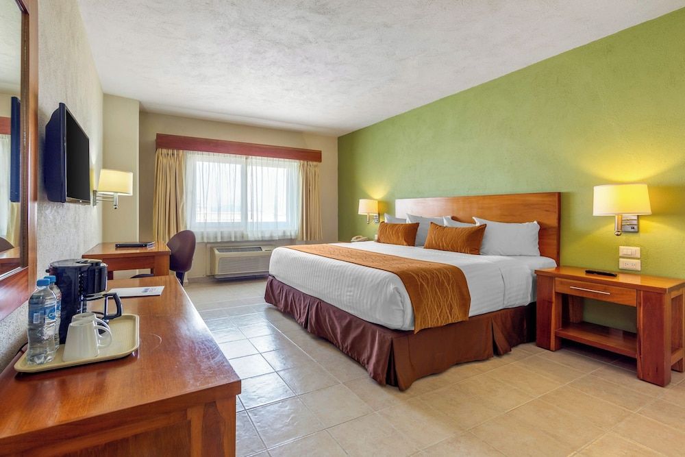 Standard Room, 1 King Bed