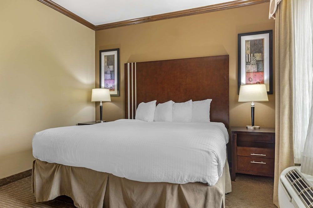 Suite, Multiple Beds, Accessible, Bathtub (with Sofabed)