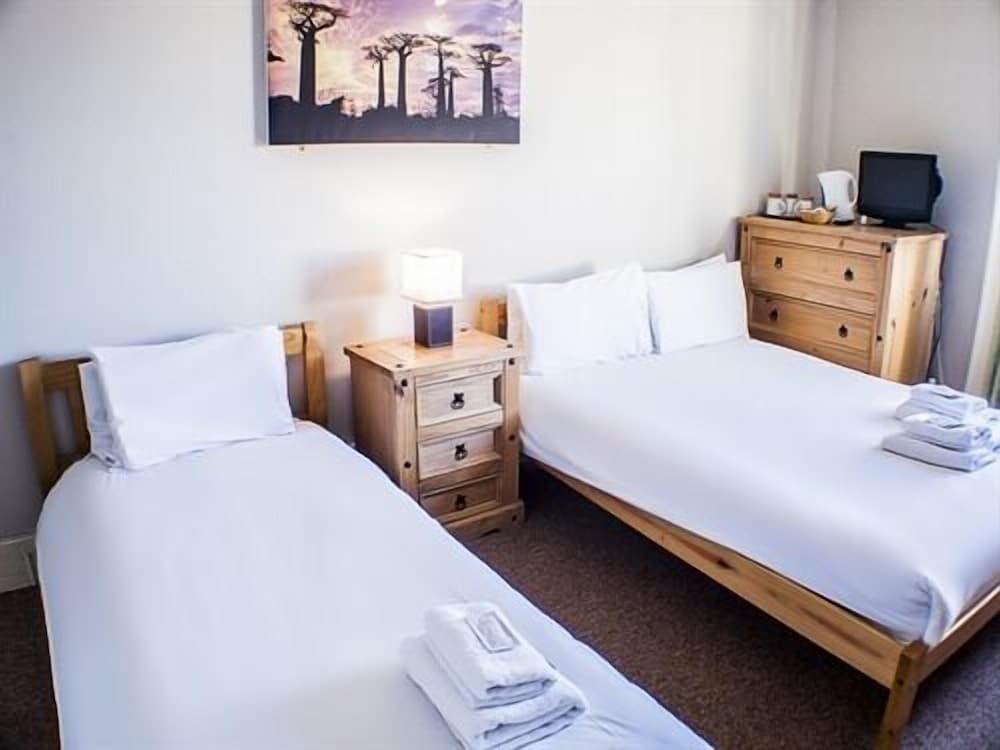 Standard Triple Ensuite, Sea View