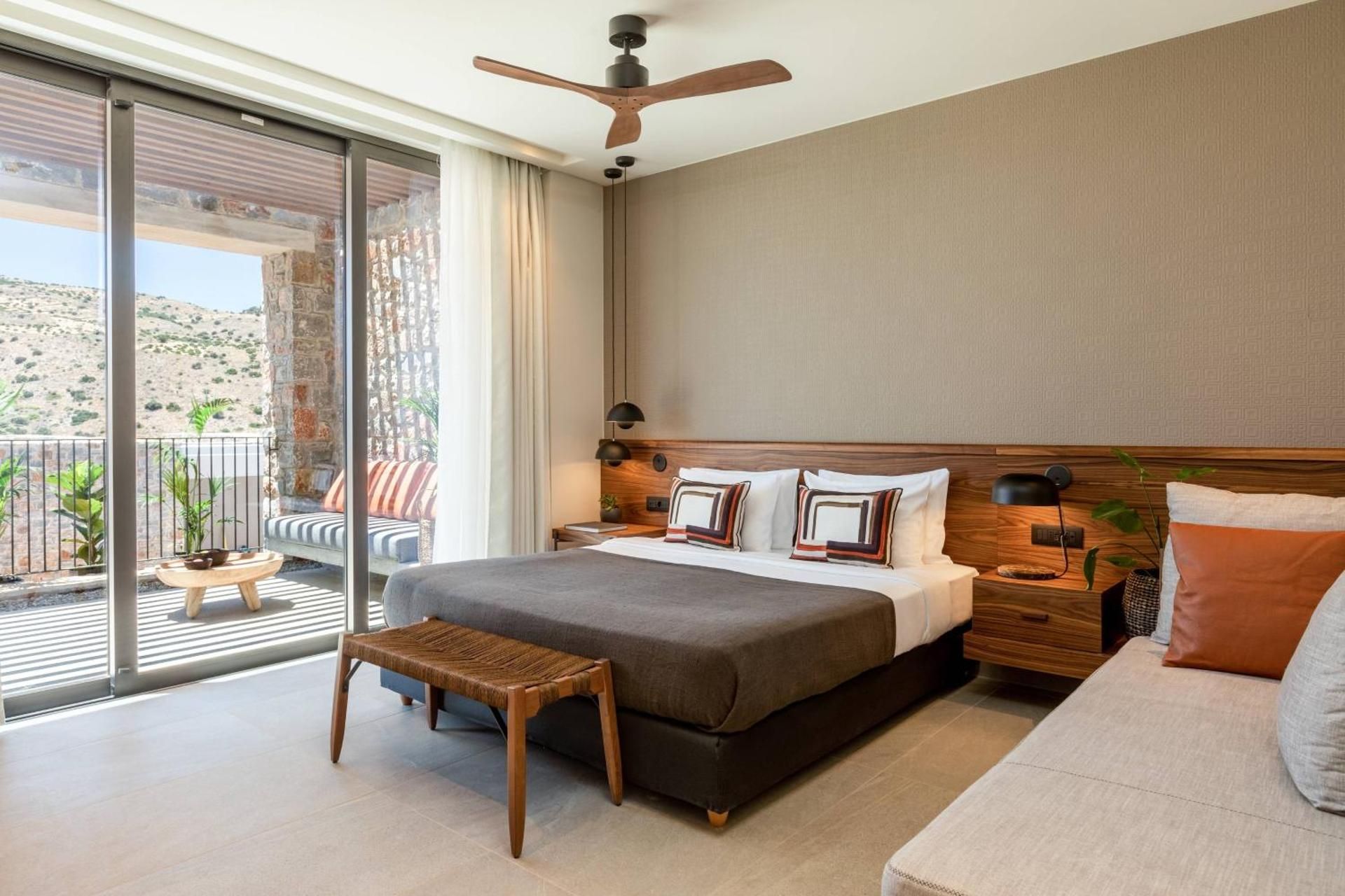 Core, 1 Bedroom Residence, 1 King, Sofa bed, Inland view, Private pool