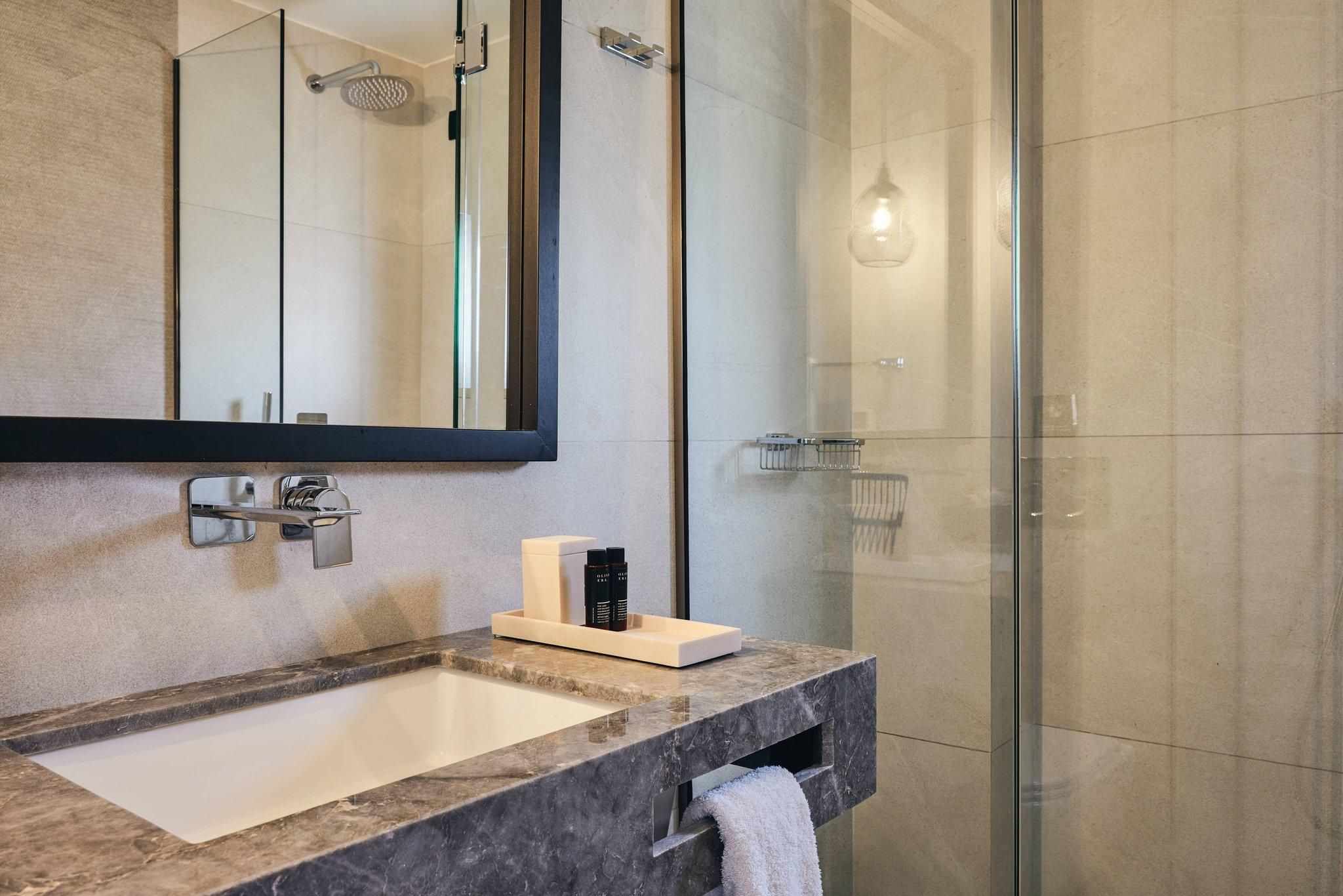 Private, 3 Bedroom Residence, Bedroom 1: 1 Queen, Bedroom 2: 2 Twin, Bedroom 3: 2 Twin, Sofa bed