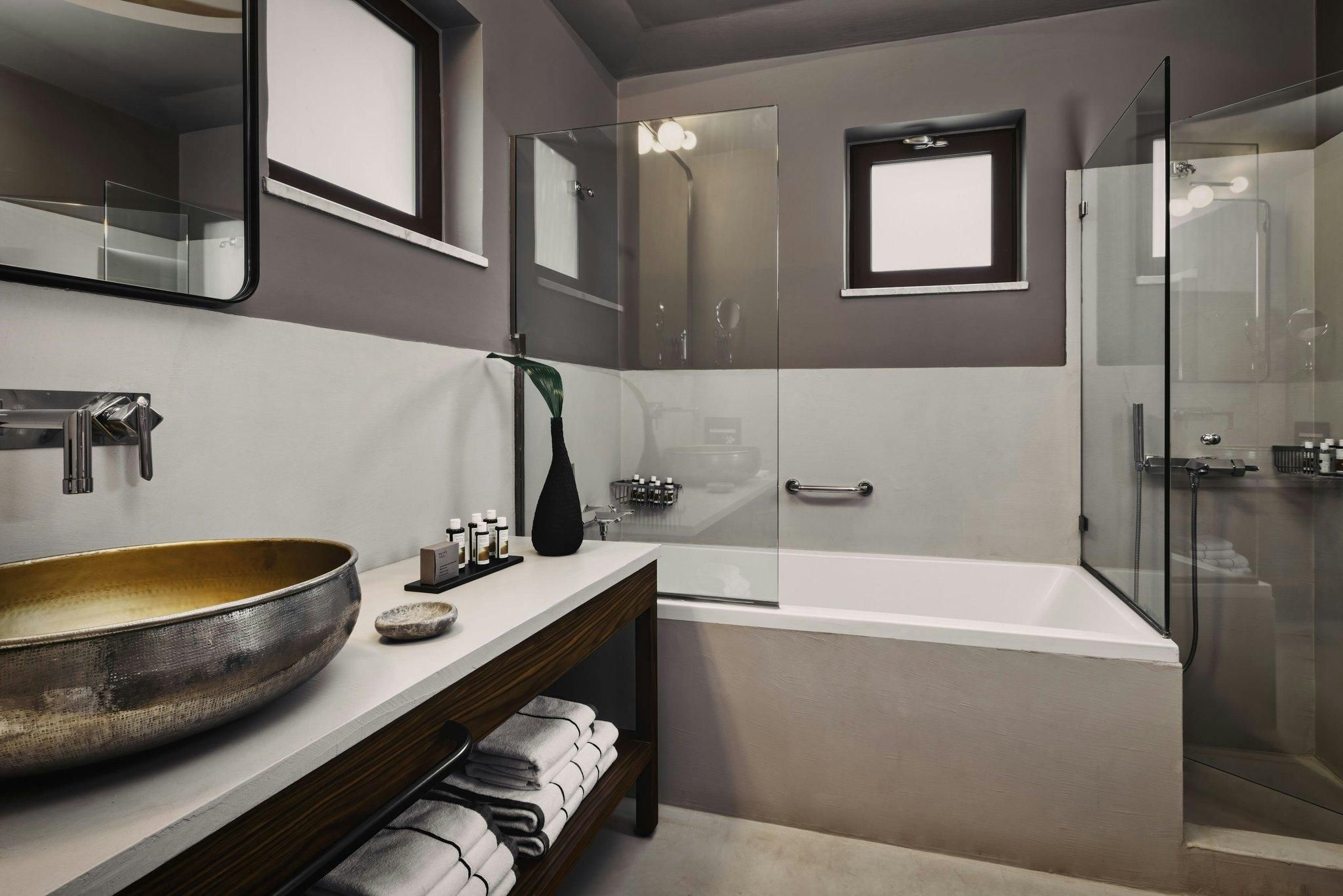 Luxury, 2 Bedroom Villa, Bedroom 1: 1 King, Bedroom 2: 2 Twin, Sofa bed, Sea view, Balcony