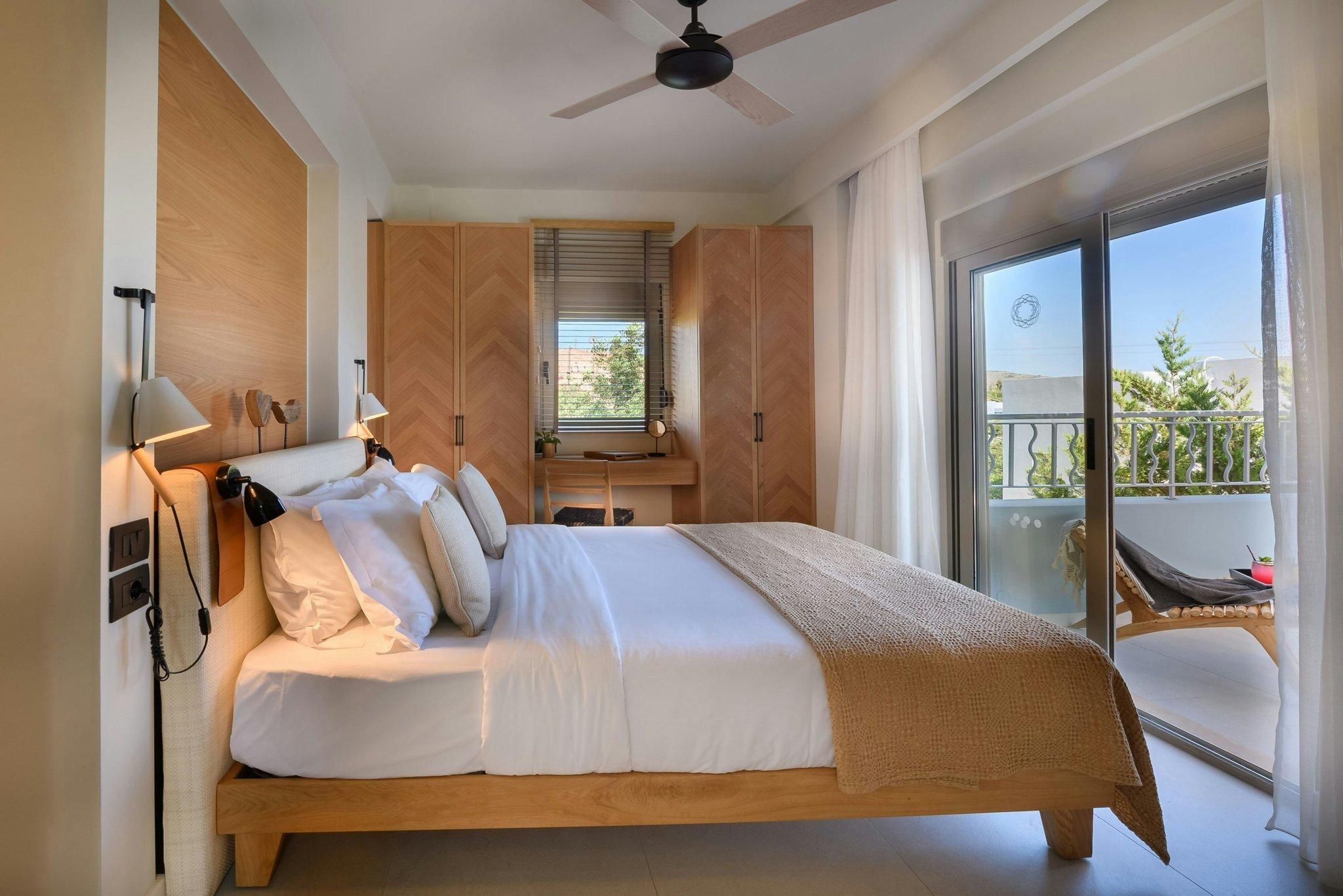 Private, 2 Bedroom Residence, Bedroom 1: 1 Queen, Bedroom 2: 2 Twin, Sea view, Balcony