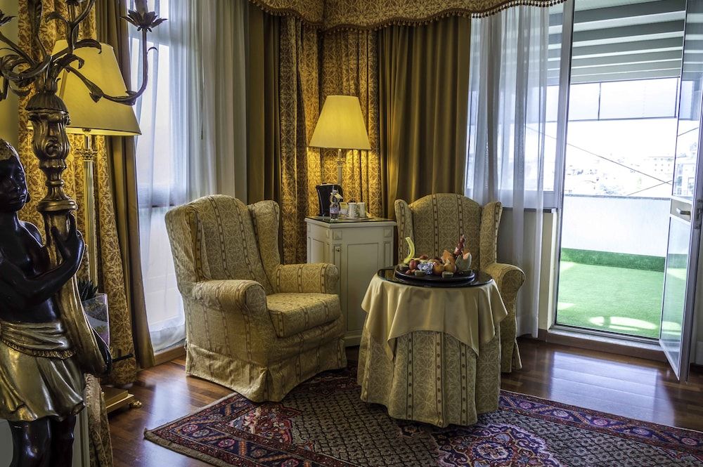 Hotel La Bussola Suite 4