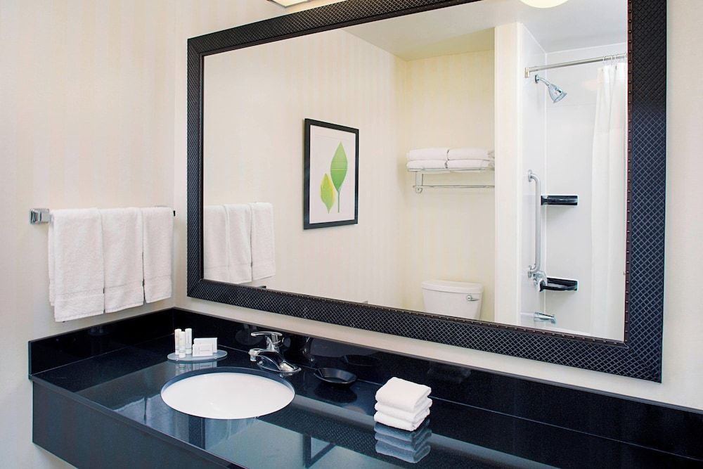 Studio, Multiple Beds, Non Smoking (Mobility Accessible, Tub)