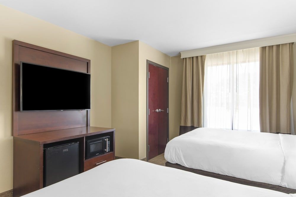 Suite, 2 Queen Beds, Non Smoking