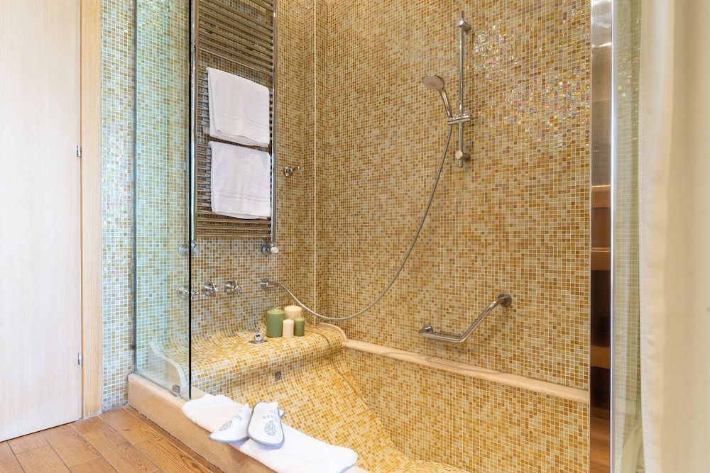 Hotel Silver Twin Room 4