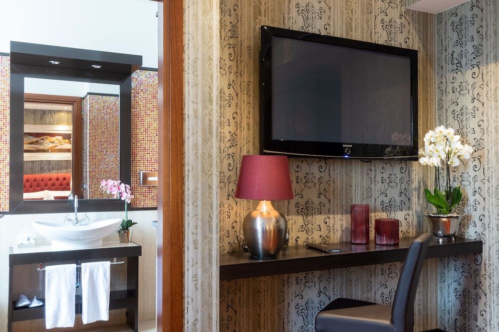 undefined Hotel Silver 10