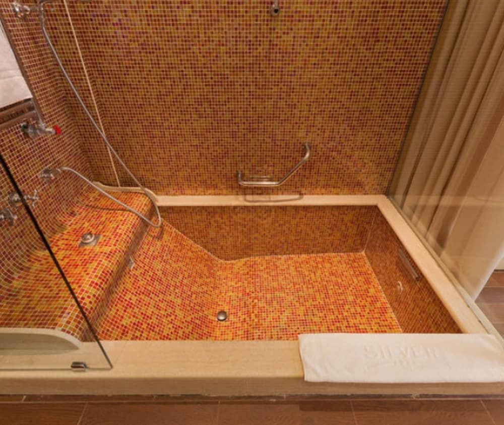 Hotel Silver Twin Room 5