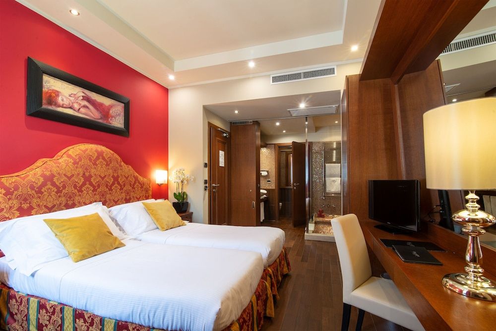 Hotel Silver Twin Room 2