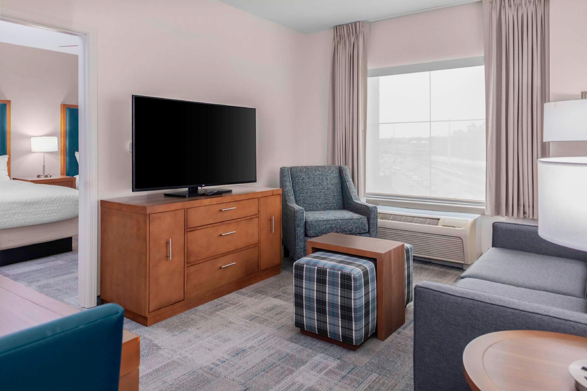 2 QUEEN BEDS 1 BEDROOM SUITE NONSMOKING