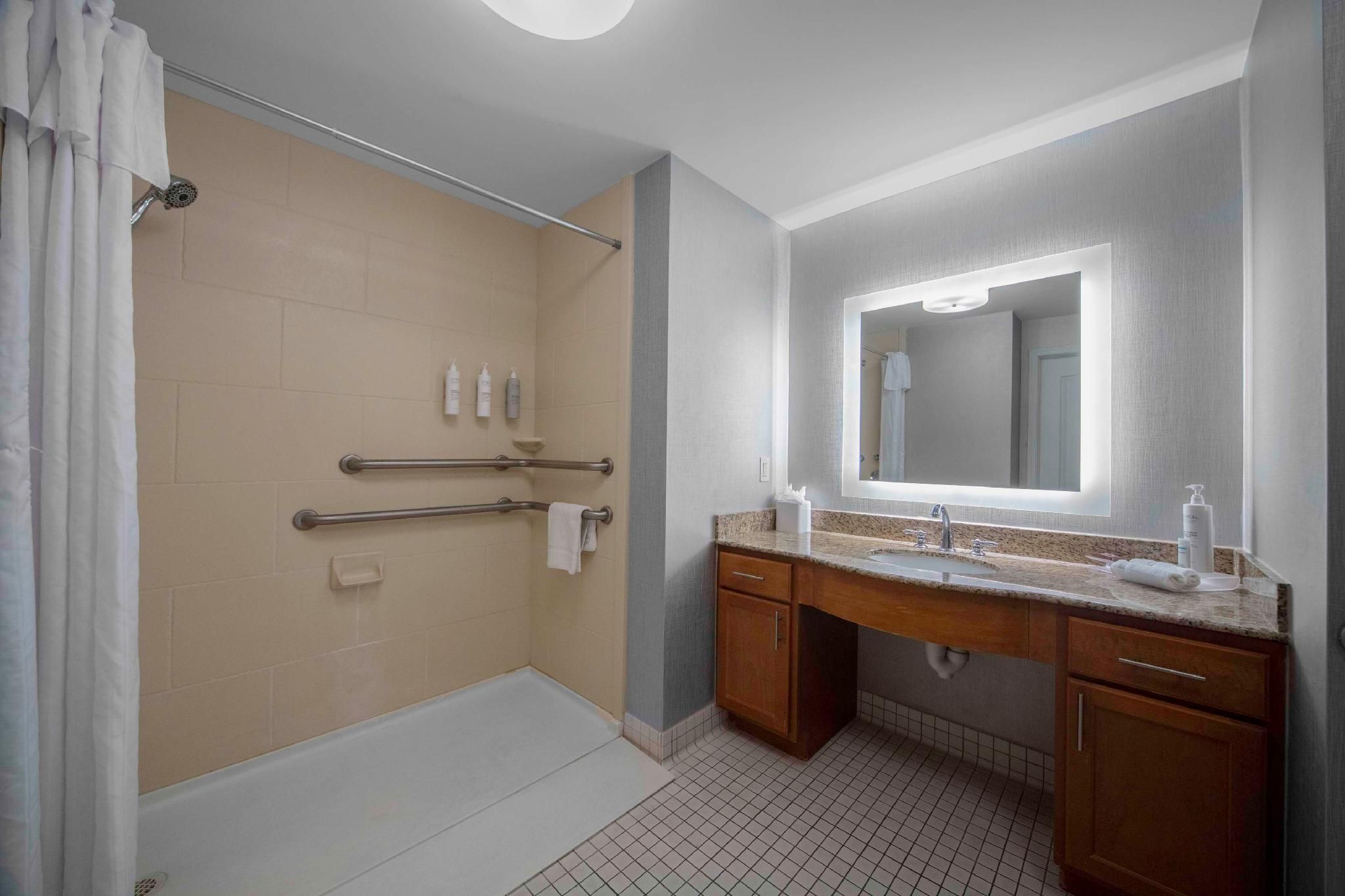 1 King Mobility Access Roll In Shower Ste Nsmk
