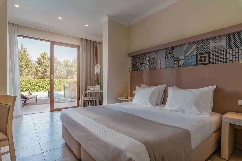Suite, Private Pool, Garden View