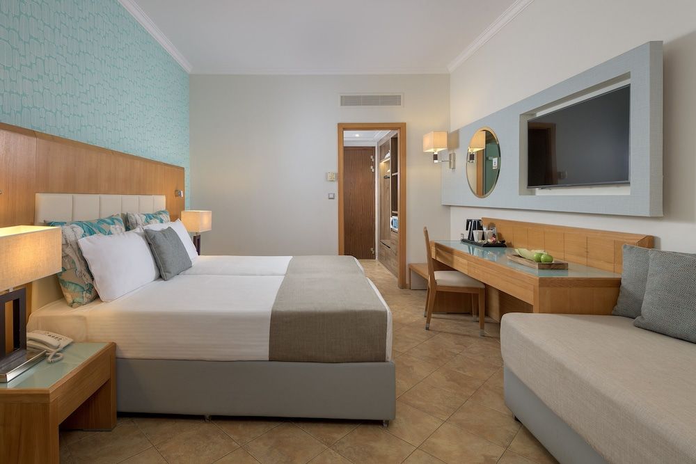 Superior Double Room, Private Pool, Beach View