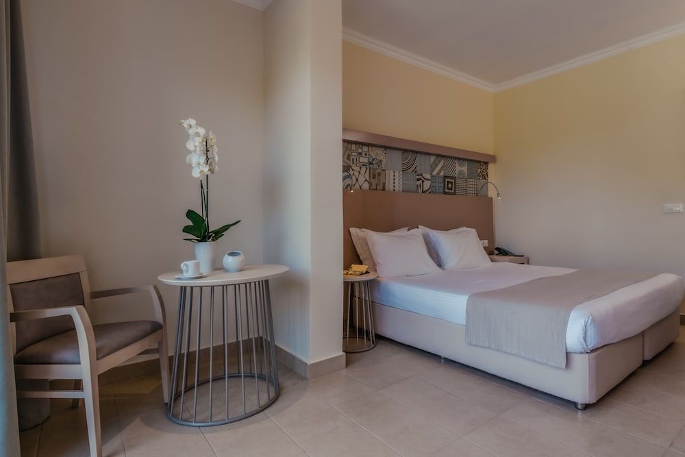 Suite, Garden View