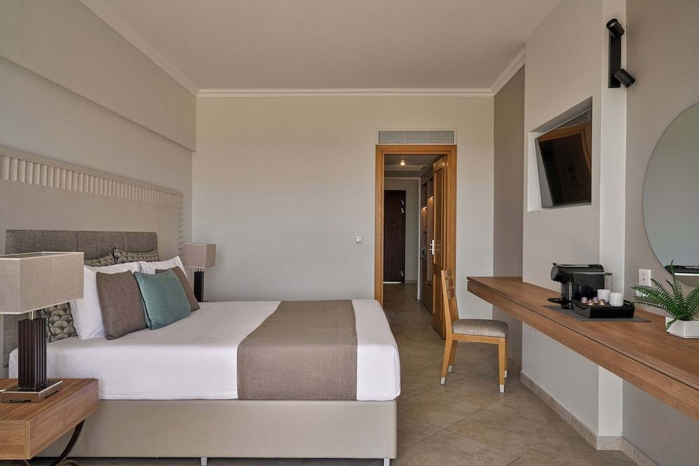 Family Suite, Private Pool, Garden View